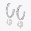 Caroline Svedbom Kaia Pearl Örhängen/ Pearl + Crystal (Rhodium)