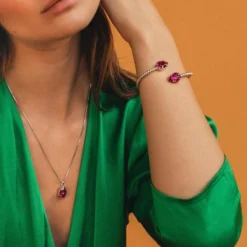 Caroline Svedbom Armband Caroline Svedbom Mini Drop Armband Guld / Fuchsia