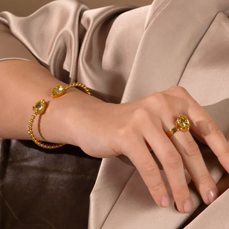 Caroline Svedbom Armband Caroline Svedbom Mini Drop Armband, ReCreated™ Dark Jonquil – Guld