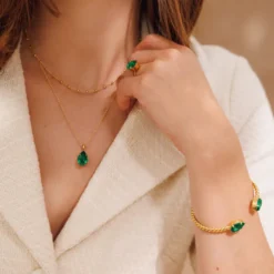 Caroline Svedbom Armband Caroline Svedbom Mini Drop Armband / Majestic Green (Guld)