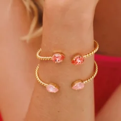 Caroline Svedbom Armband Caroline Svedbom Mini Drop Armband/ Flamingo Ignite (Guld)