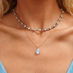Caroline Svedbom Halsband Caroline Svedbom Mini Drop Halsband / Sky Ignite (Guld)