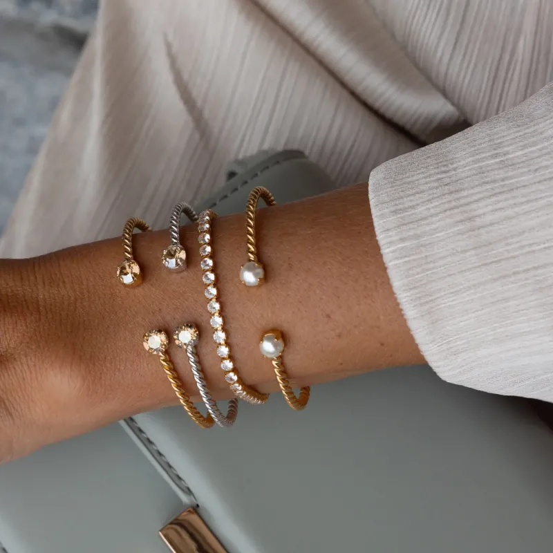 Caroline Svedbom Armband Caroline Svedbom Mini Twisted Armband/ Pearl (Rhodium)