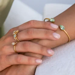 Caroline Svedbom Armband Caroline Svedbom Petite Drop Armband / Chrysolite (Guld)