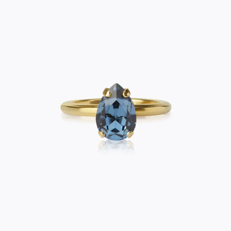 Caroline Svedbom Petite Drop Ring, Denim Blue – Guld
