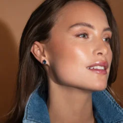 Caroline Svedbom Petite Drop Örhängen, Denim Blue – Rhodium