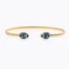 Caroline Svedbom Armband Caroline Svedbom Petite Drop Armband, Denim Blue – Guld