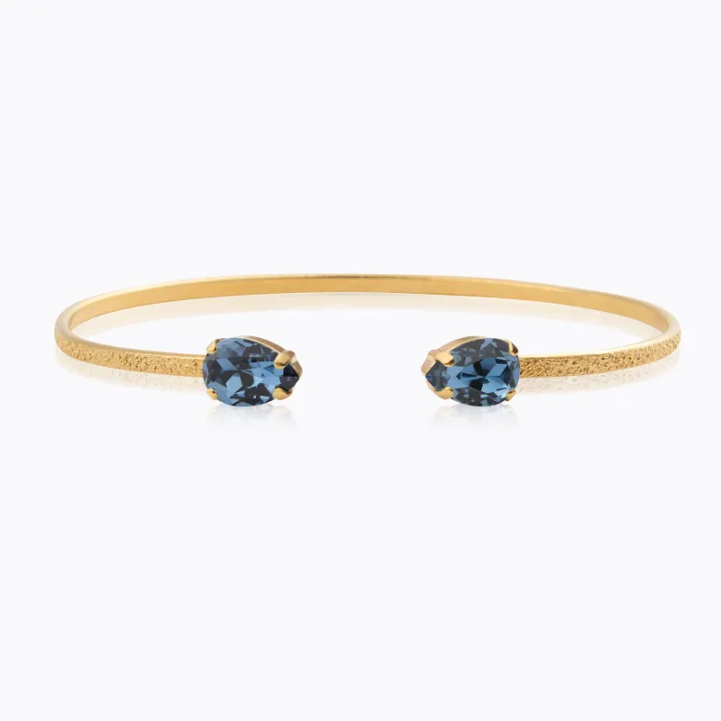 Caroline Svedbom Armband Caroline Svedbom Petite Drop Armband, Denim Blue – Guld