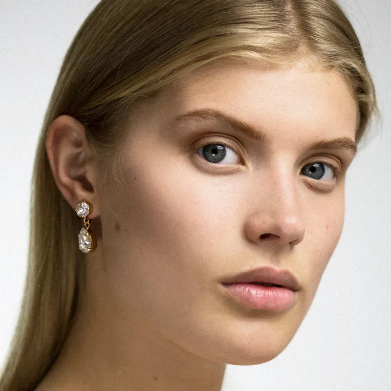 Caroline Svedbom Örhängen Mini Drop Burgundy (Rhodium)