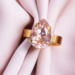 Caroline Svedbom Ring Mini Drop Vintage Rose (Guld)