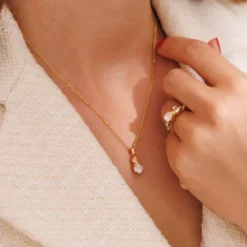 Caroline Svedbom Stardust Ring / Electric White Combo (Guld)