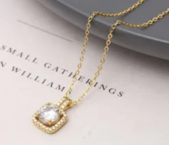 Celine Estelle Stilrent Guldhalsband med 18K förgyllning och CZ 40+5 cm