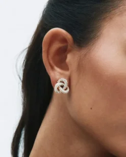Edblad Infinity Knot Sparkle Studs L – Guld