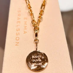 Charms Emma Israelsson Name Coin Organic Charm Guld Charm022