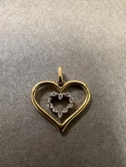 Hjärta i 18K Guld med Diamanter HJG013