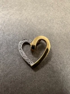 Hjärta i 18K Guld med Diamanter HJG012