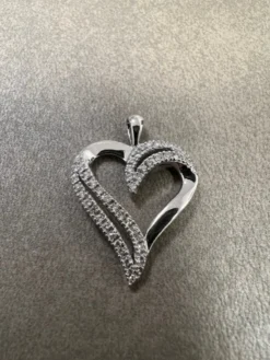 Hjärta i 18K Guld med Diamanter HJG002