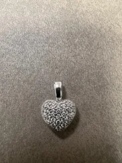 Hjärta i 18K Vitguld med Diamanter HJG020