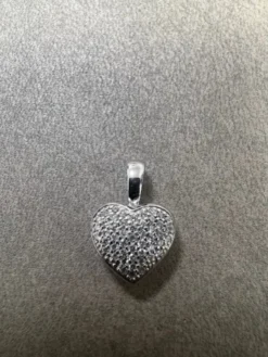 Hjärta i 18K Vitguld med Diamanter HJG019