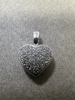 Hjärta i 18K Vitguld med Diamanter HJG019