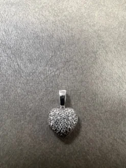 Hjärta i 18K Vitguld med Diamanter HJG017