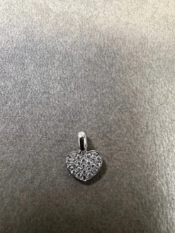 Hjärta i 18K Vitguld med Diamanter HJG025