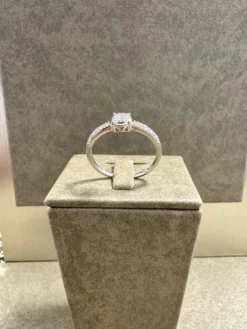 18K Guld – Solitär Ring – RBG049 ( Begagnad )
