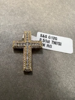 Kors i 18K Guld med 0.51ct TW/SI Diamanter – MSG12G