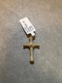 Kors i 18K Guld med 0,50ct TW/SI Diamanter – KG003