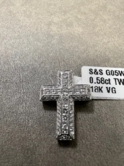 Kors i 18K Vitguld med 0.58ct TW/SI Diamanter – MSG05W