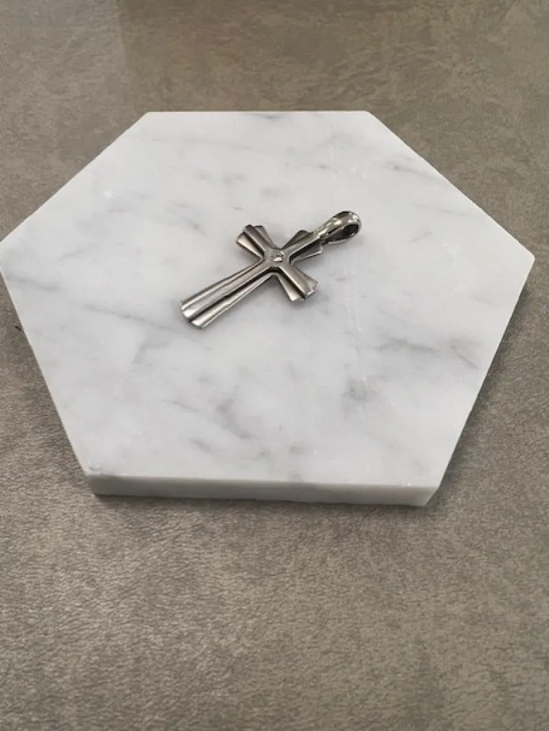 18K Vitguld Kors med Diamant – HBG002 ( Begagnad )