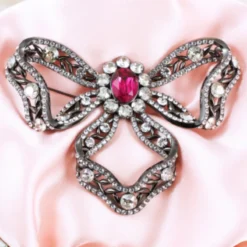 Lily And Rose Marie Antoinette Brooch – Fuschia 70291