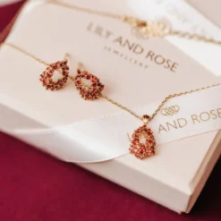 Lily And Rose Petite Miss Alice Örhängen – Garnet