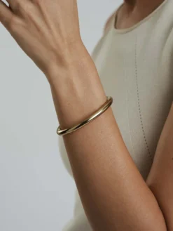 Armband Mockberg Aura Bold Bangle Guld