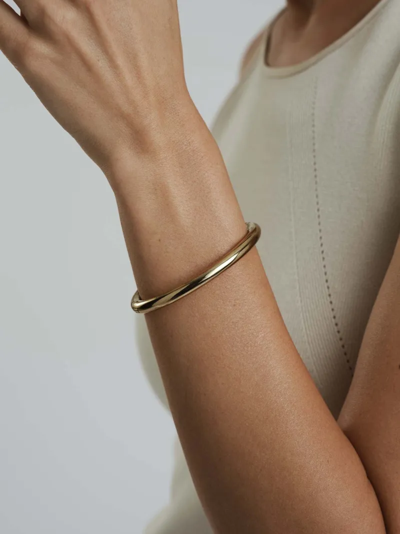 Armband Mockberg Aura Bold Bangle Guld
