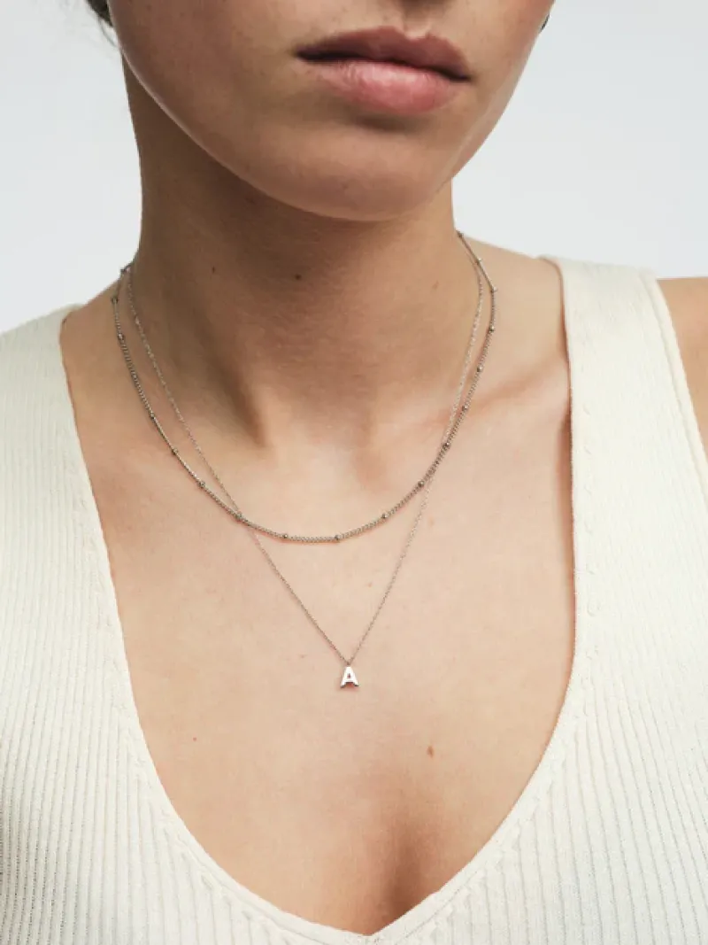 Halsband Mockberg Petite Plain Bokstav Stål
