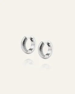 Mockberg Ribbed Örhängen Medium Silver