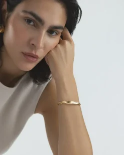 Armband Mockberg Wavy Bolded Cuff Gold