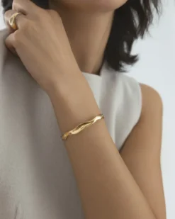 Armband Mockberg Wavy Bolded Cuff Gold