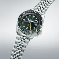 5 Sports Seiko Seiko 5 Sports Automatic GMT 42.5mm SSK035K1