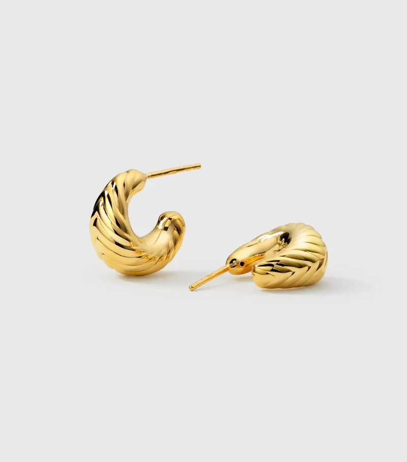 Örhängen Syster P Bolded Little Sis Chevron Guld