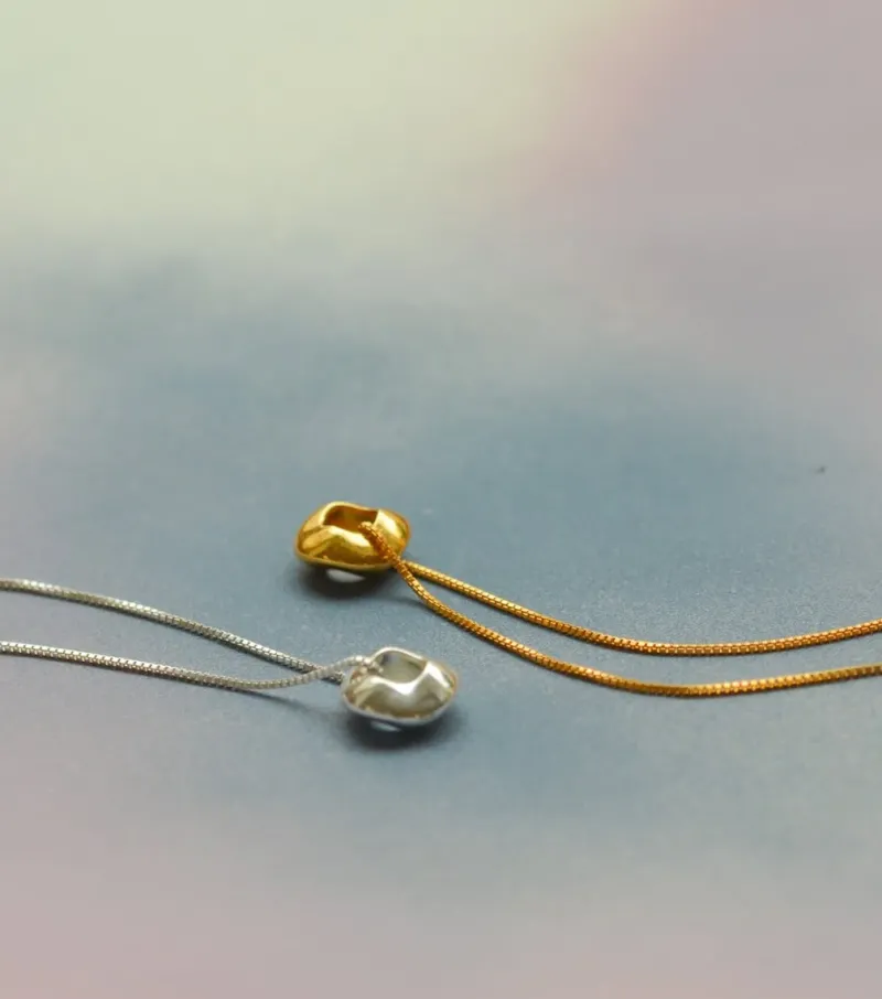 Halsband Syster P Bolded Wavy Guld