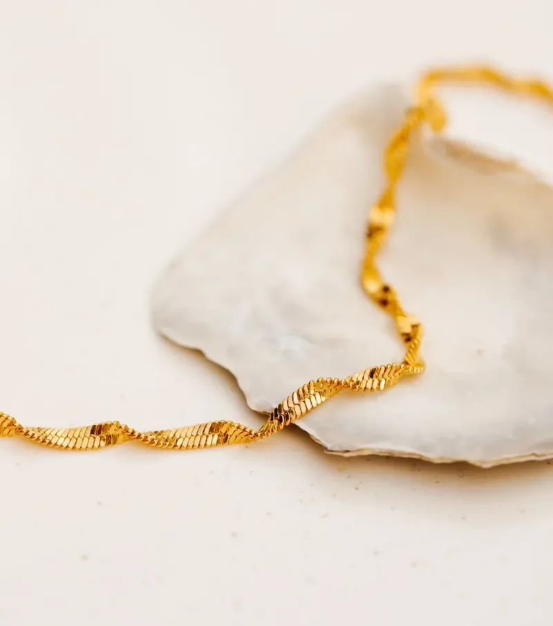 Halsband Syster P Herringbone Twisted Guld
