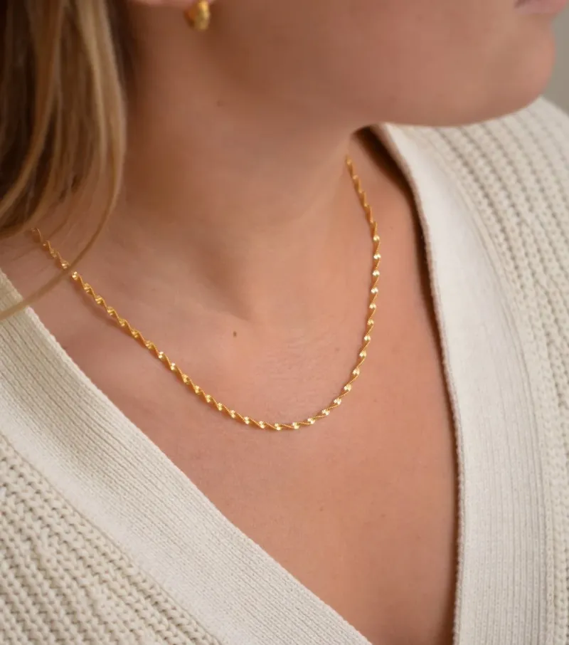 Halsband Syster P Herringbone Twisted Guld