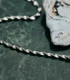 Halsband Syster P Herringbone Twisted Silver