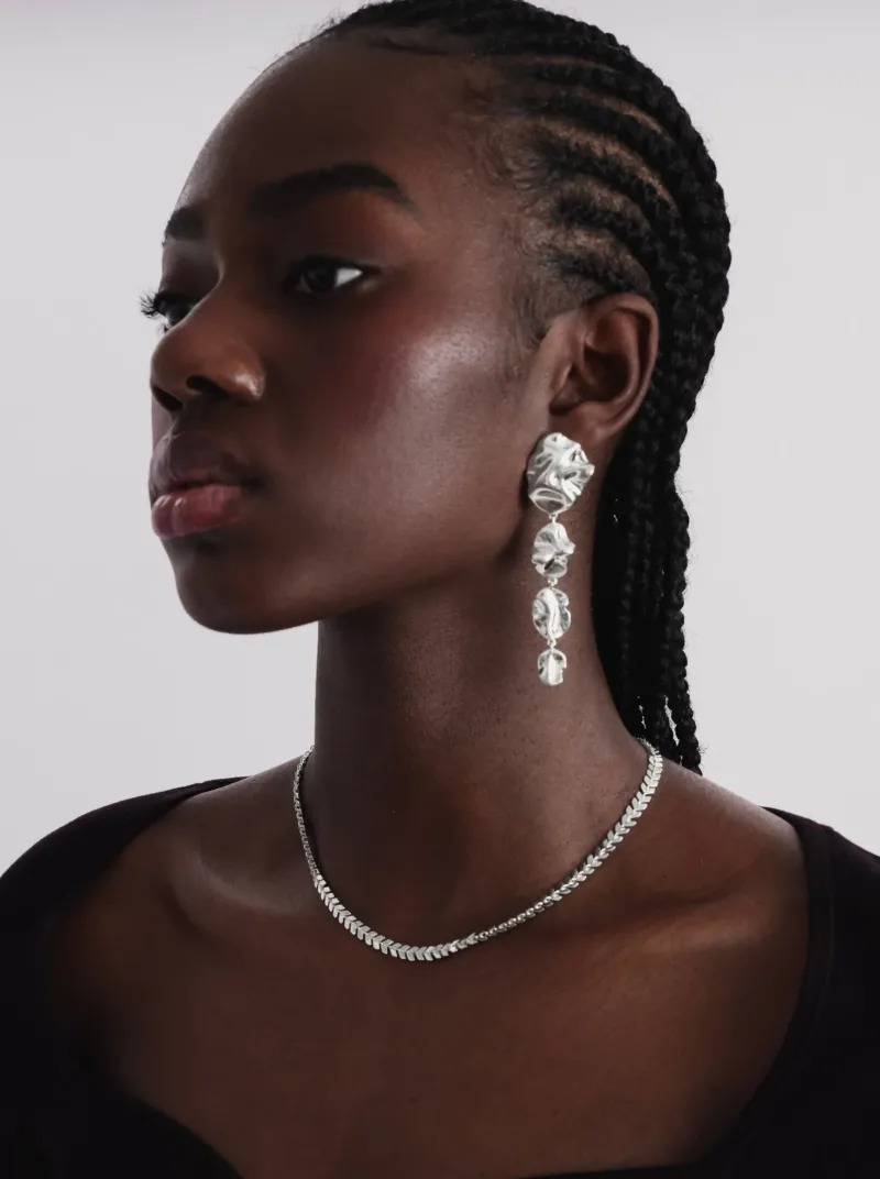 Örhängen Syster P Moulded Long Single Earring Silver ES1276