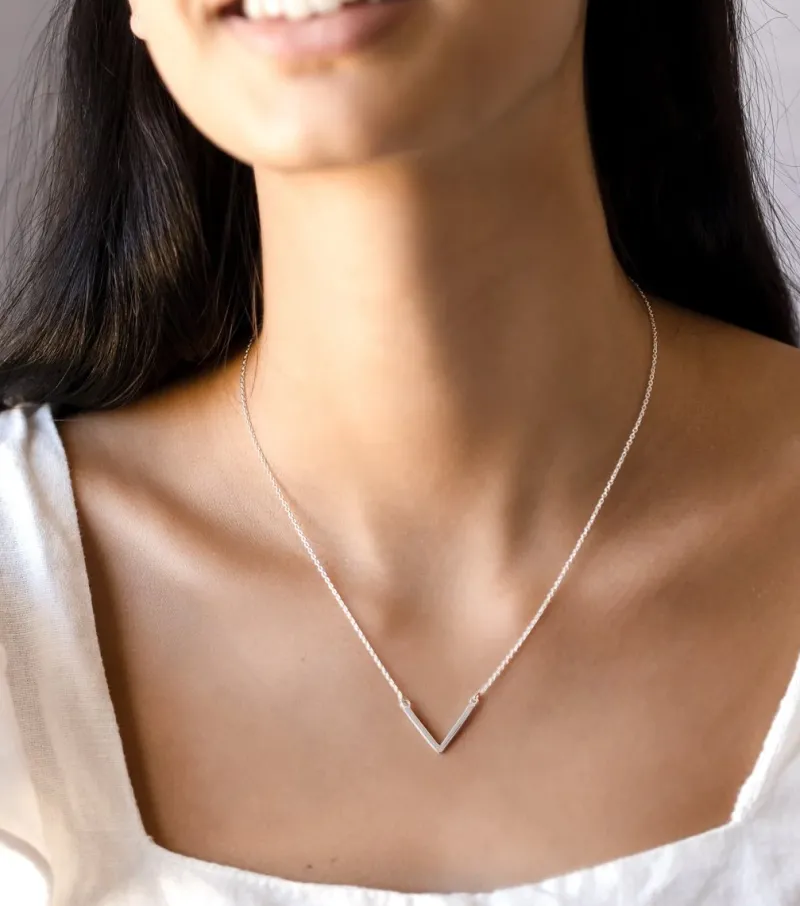 Halsband Syster P Strict Plain V Silver