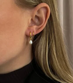 Örhängen Syster P Treasure Pearl Hoop Guld