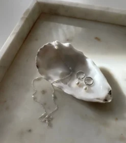 Örhängen Syster P Treasure Pearl Hoop Silver