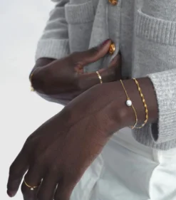 Armband Syster P Treasure Single Pearl Guld